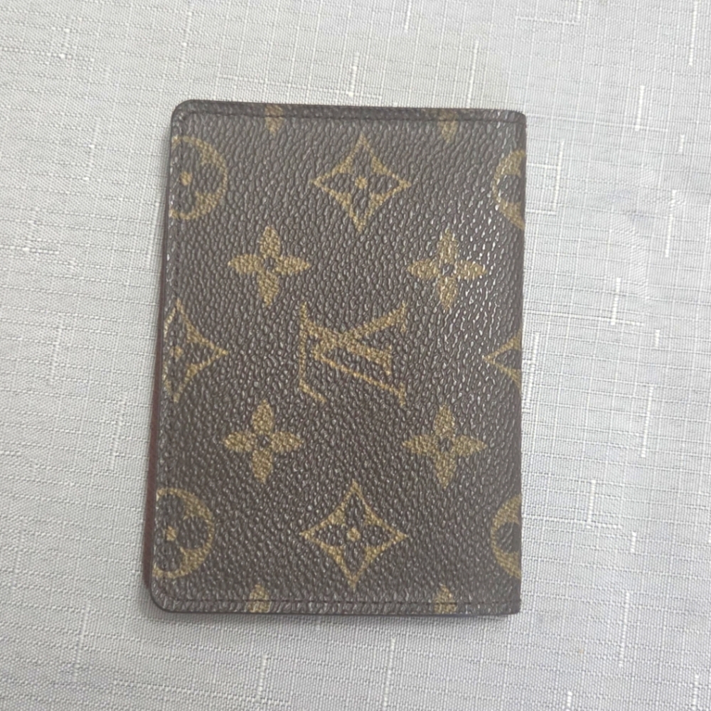 Louis Vuitton Brown Monogram  Card Holder Good Condition